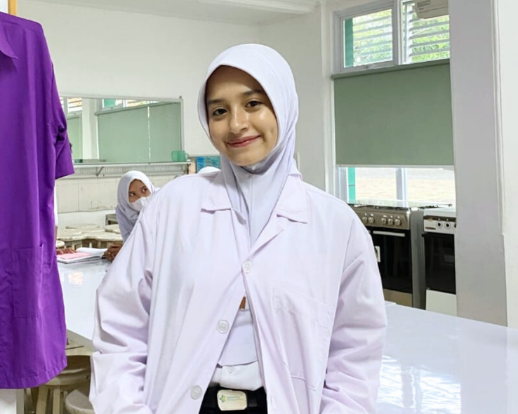 Zahra Tunisa (Alumni 2025) Kesehatan Gigi Poltekes Kemenkes Semarang
